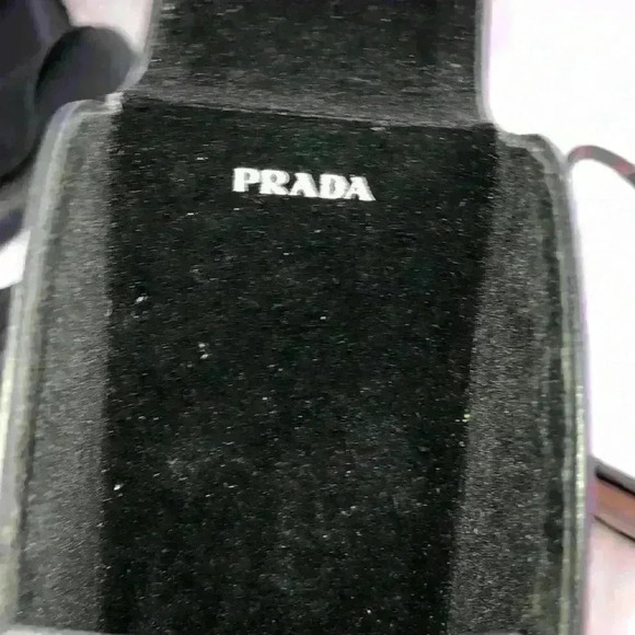 Prada sunglasses - Picture 3 of 4